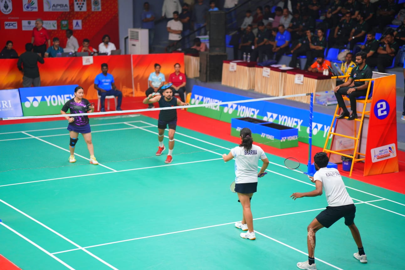 Badminton mixed doubles