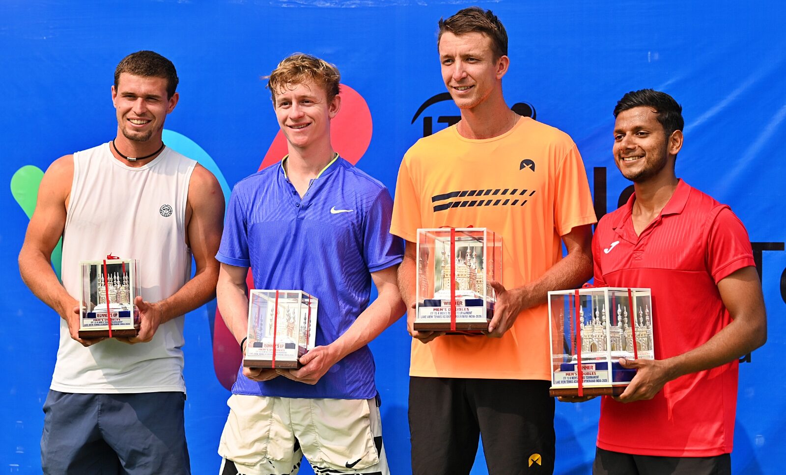 Grigoriy Lomakin of Kazakhstan and Ishaque Eqbal of India