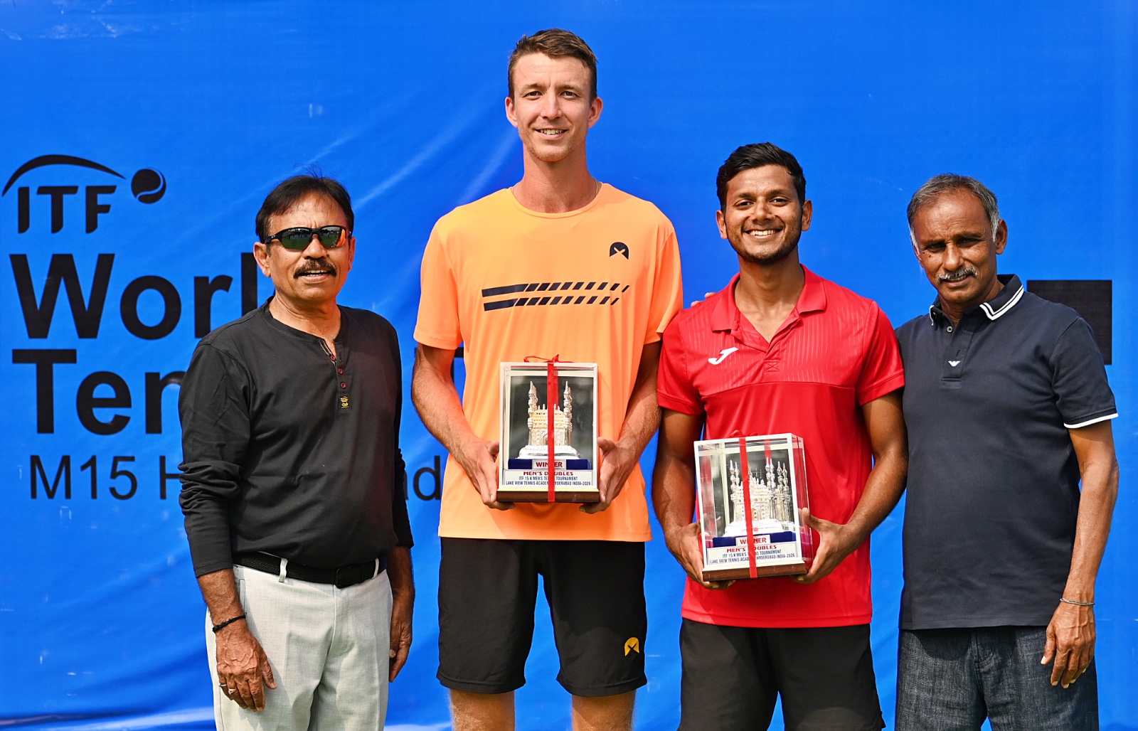 Grigoriy Lomakin of Kazakhstan and Ishaque Eqbal of India