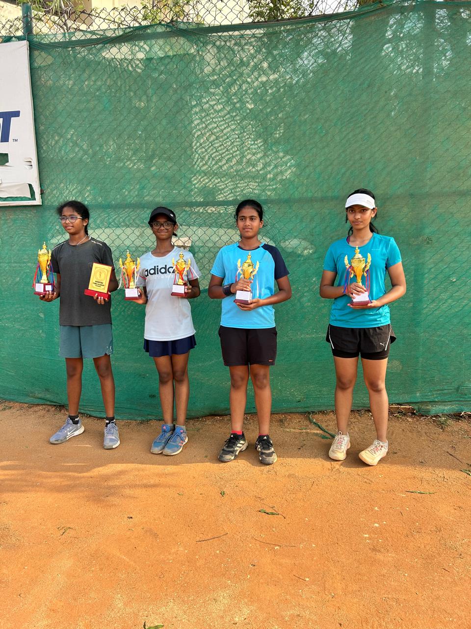 Advantage junior tennis