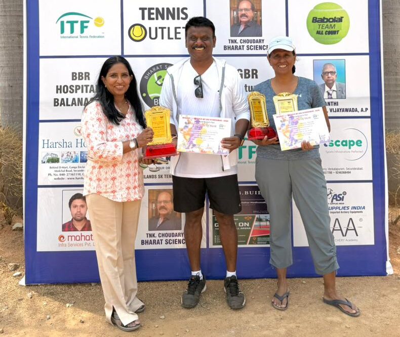 Madhusudhan and Sasi Kala won mixed doubles tile