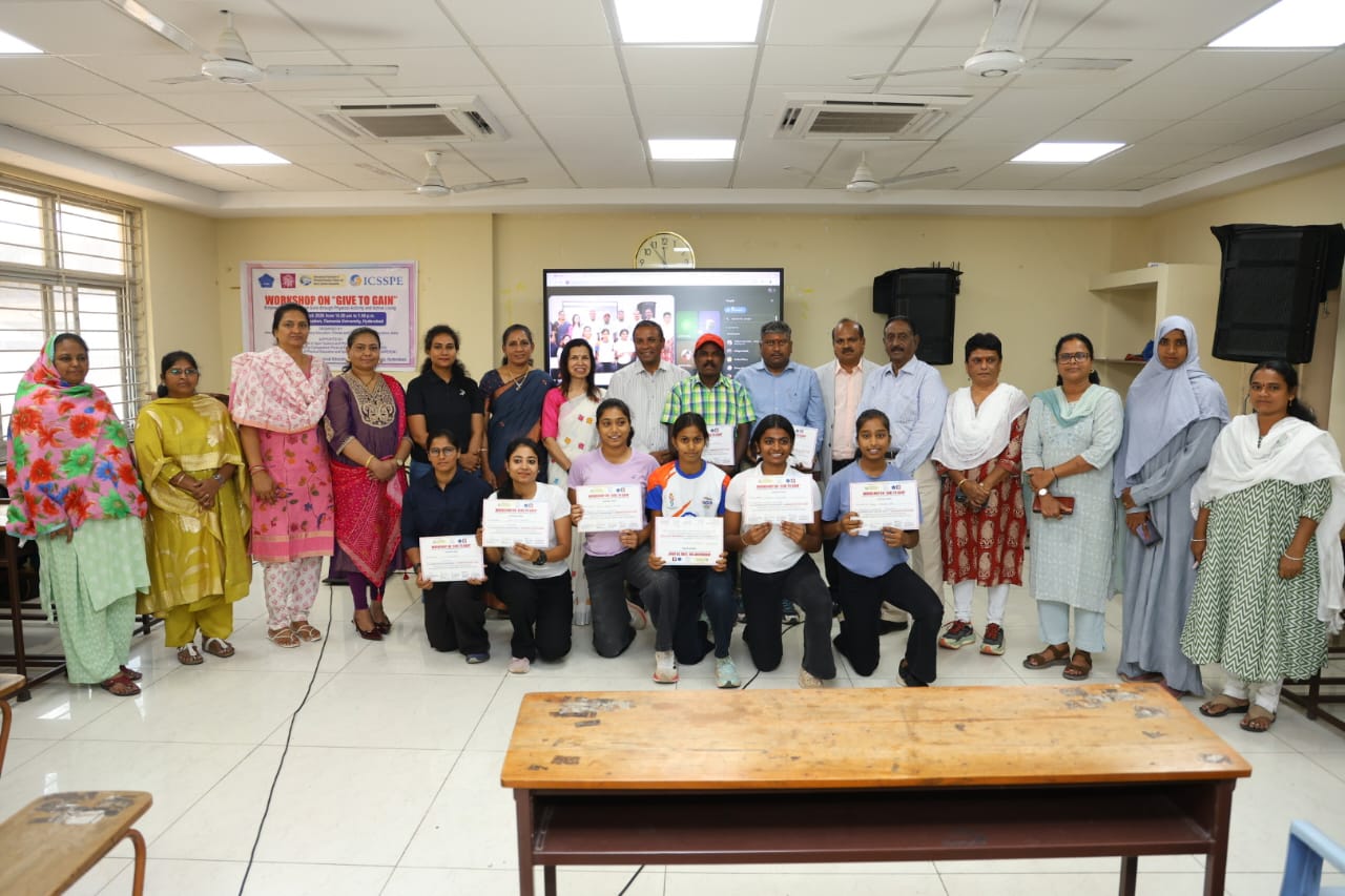 Sportspersons felicitated at OU workshop