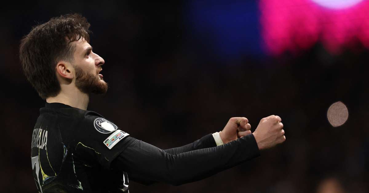 Khvicha Kvaratskhelia helps PSG beat Chelsea 5-2