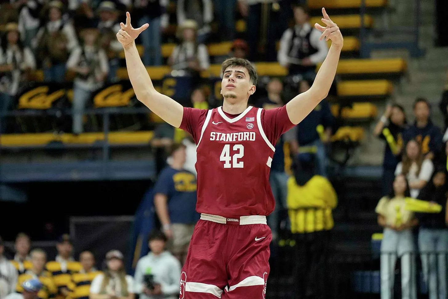 Maxime Raynaud helped Sacramento Kings down Pelicans