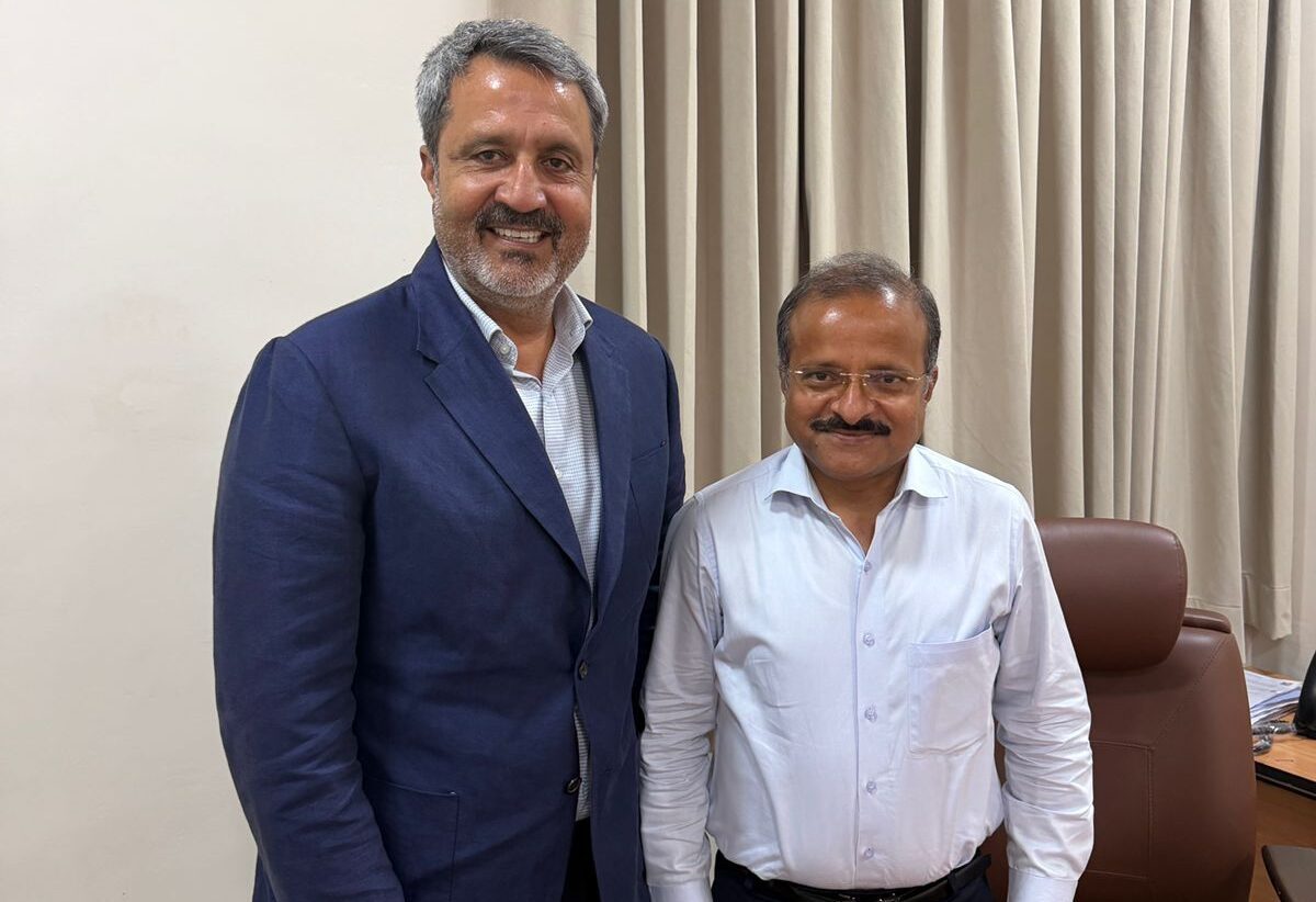 Subodh Kumar Singh, principal secretary to CM of Chhattisgarh, with DP World PGTI CEO Amandeep Johl