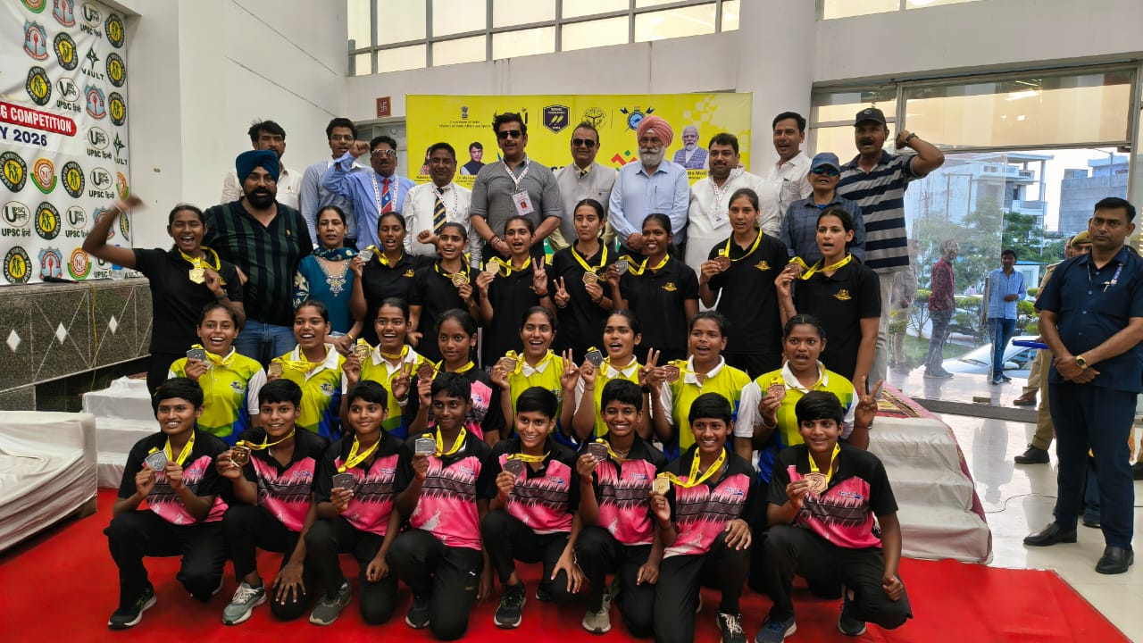 Telangana girls shine at ASMITA rowing championship