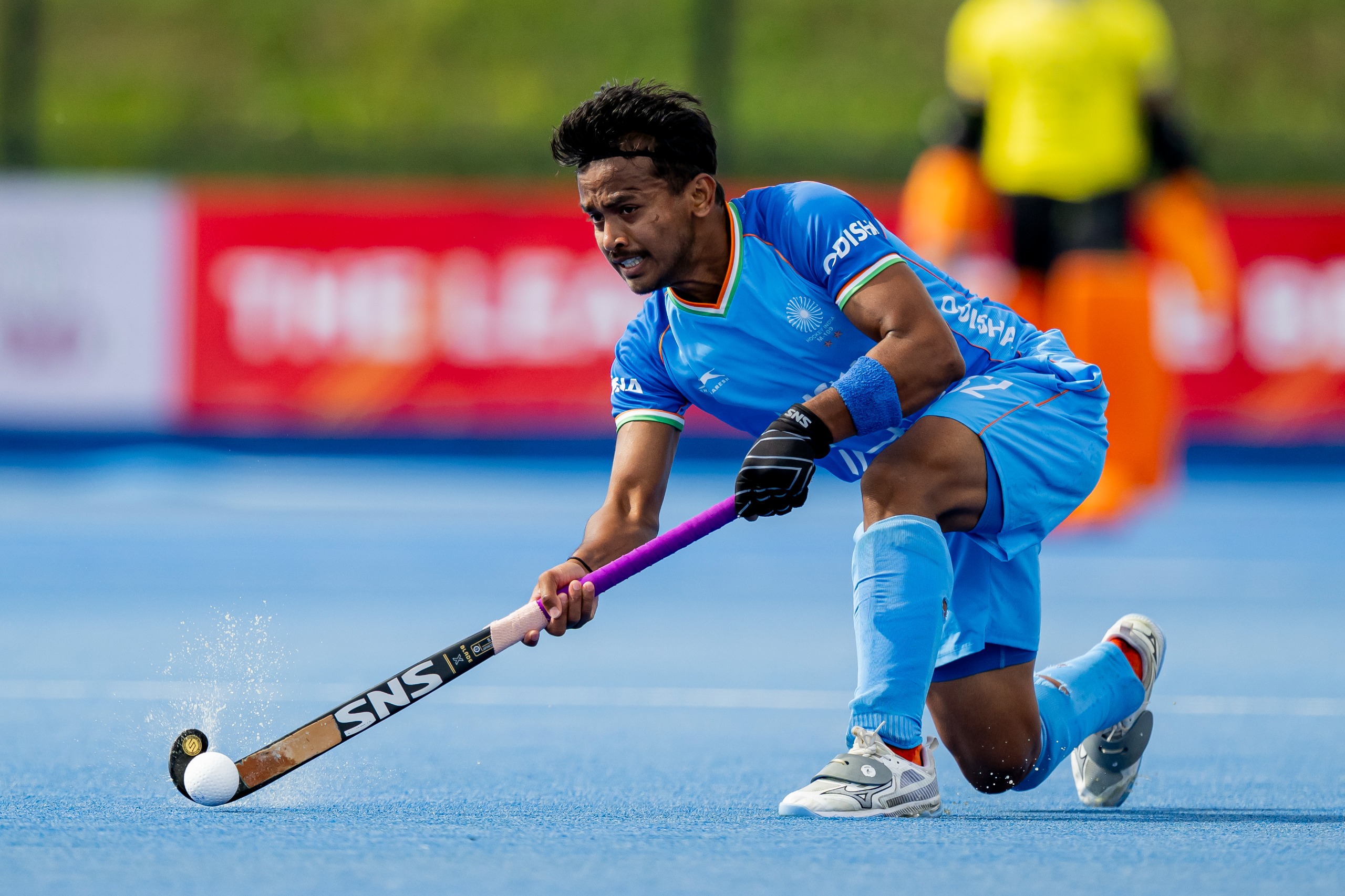 India shoot out England 3-2