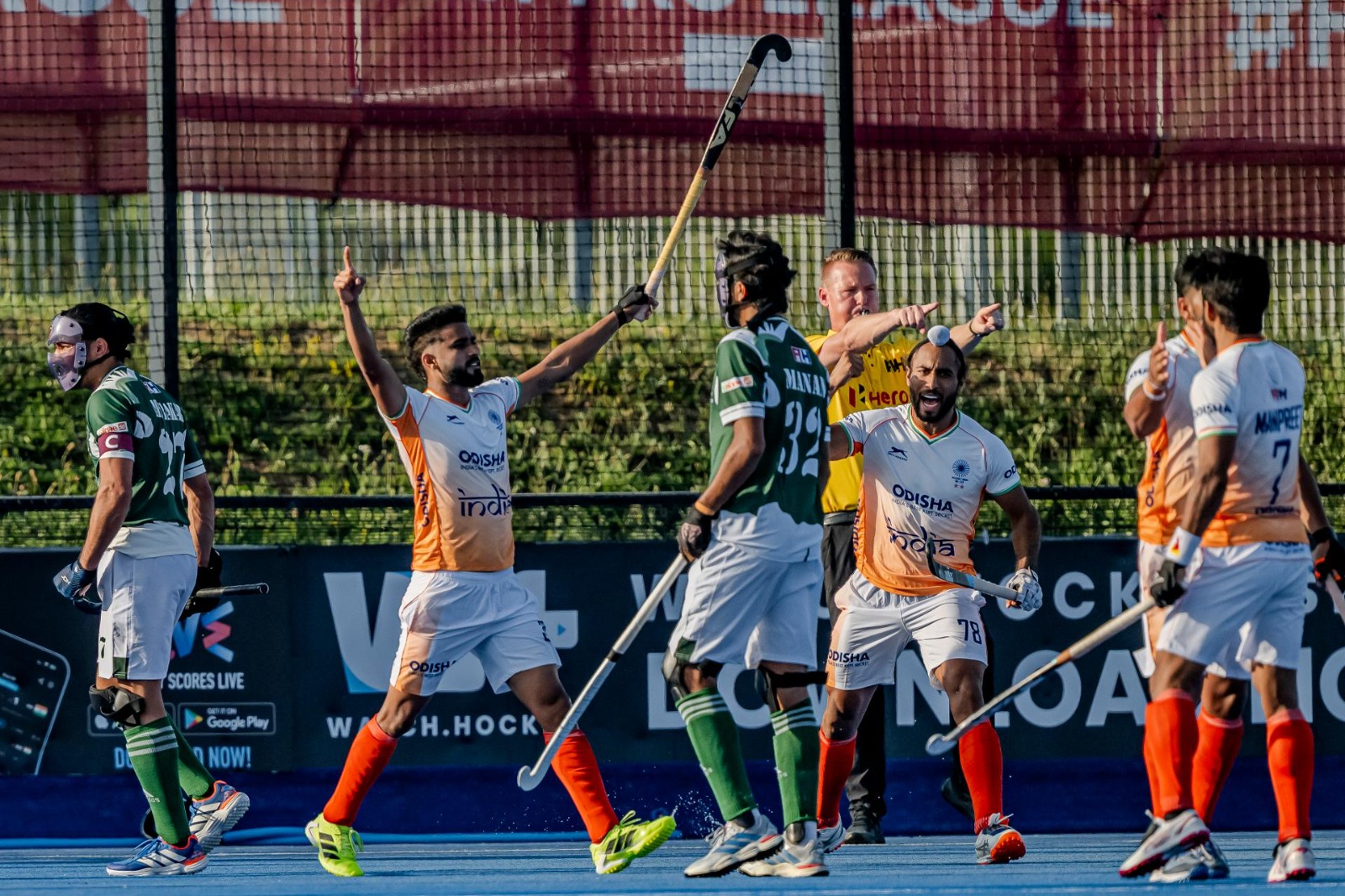 India soar to great heights against Pakistan