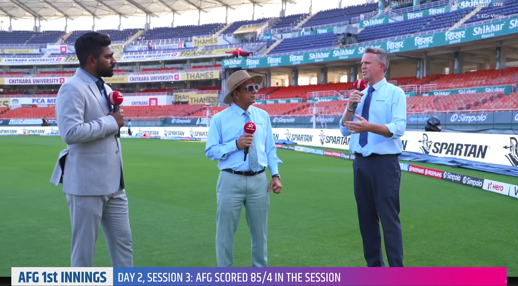 Sunil Gavaskar and Graeme Swann