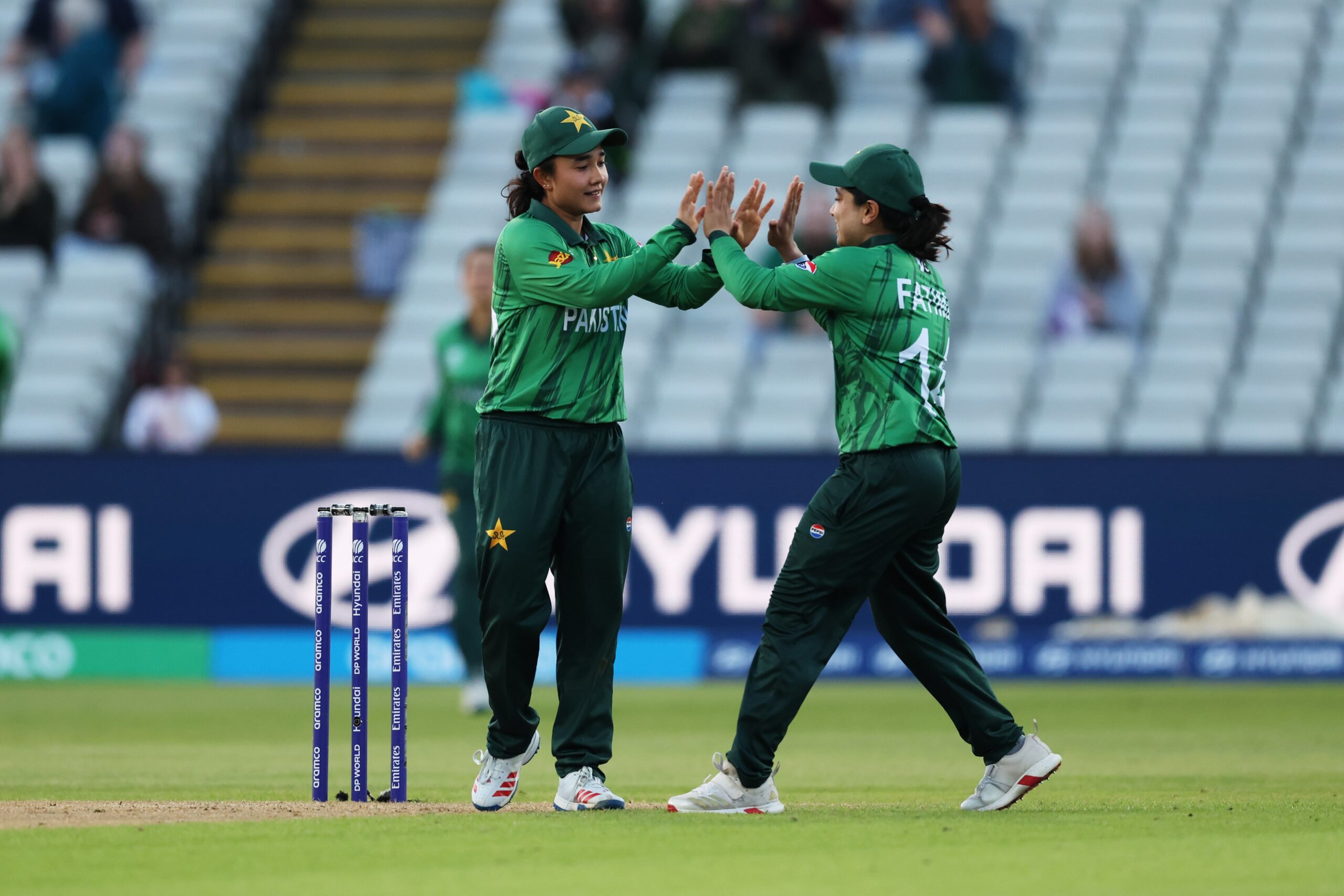 Pakistan celebrate a wicket
