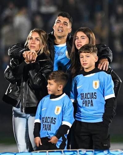 Luis Saurez with family