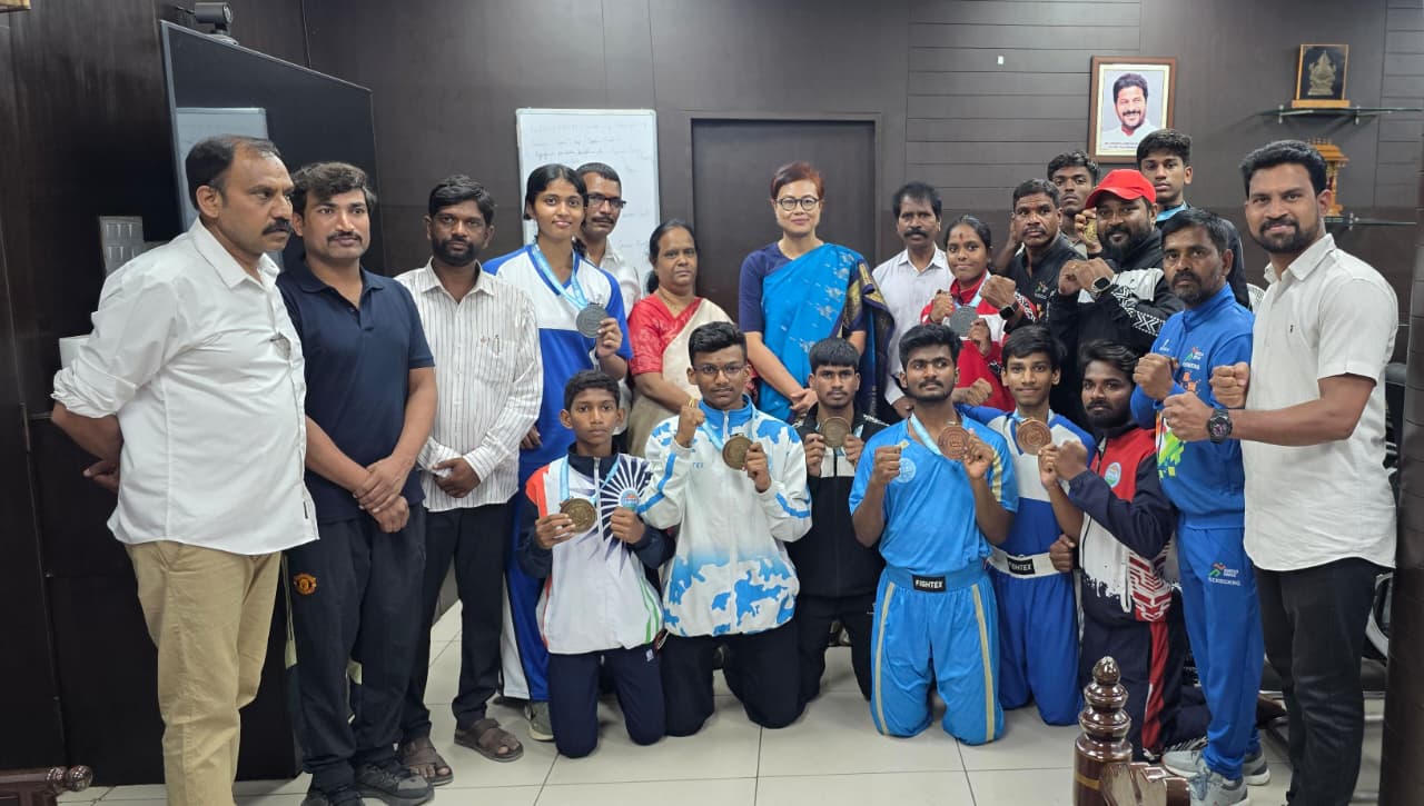 Telangana kick boxers with SATG MD Sonibala Devi