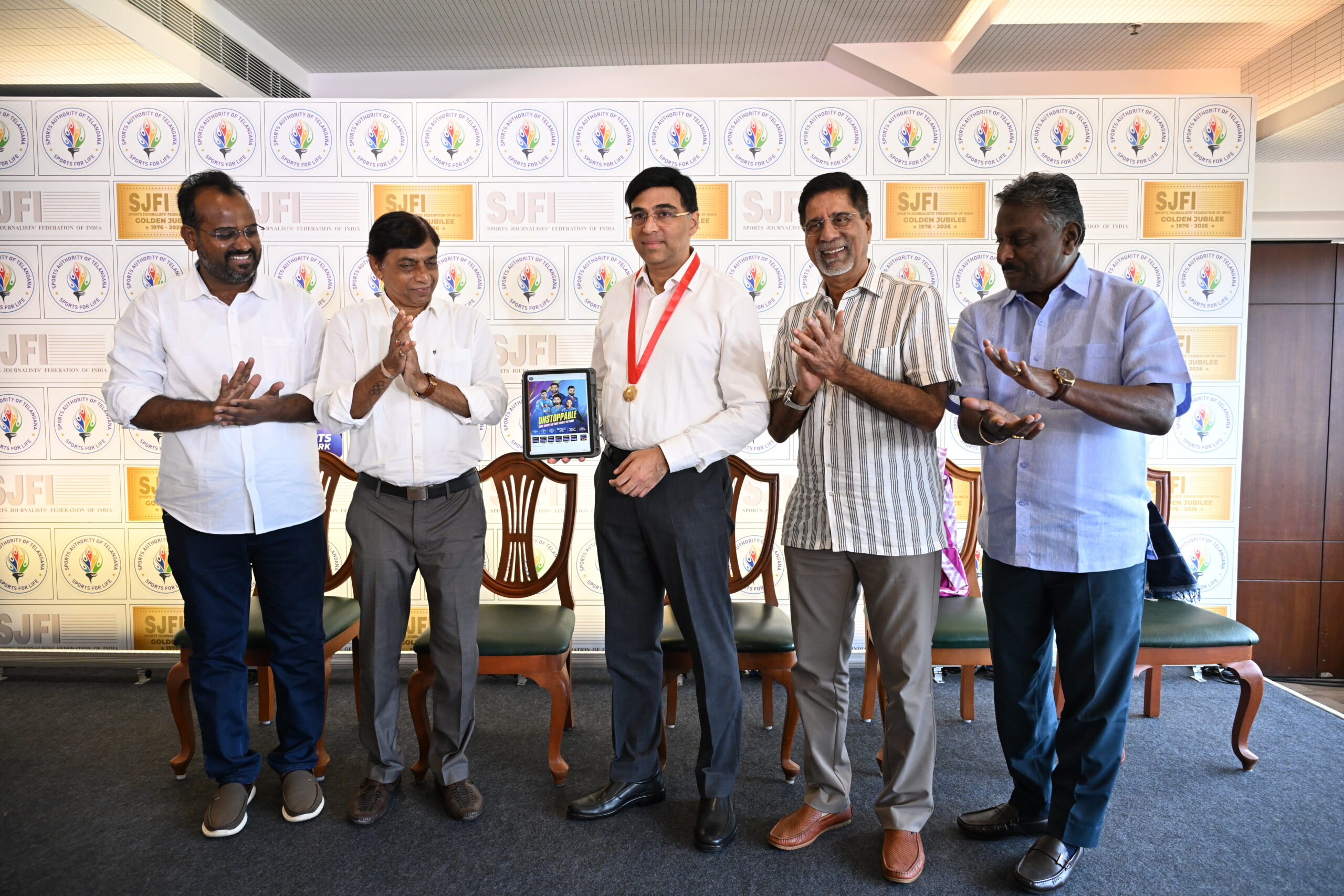 Viswanathan Anand and Krishnamachari Srikkanth