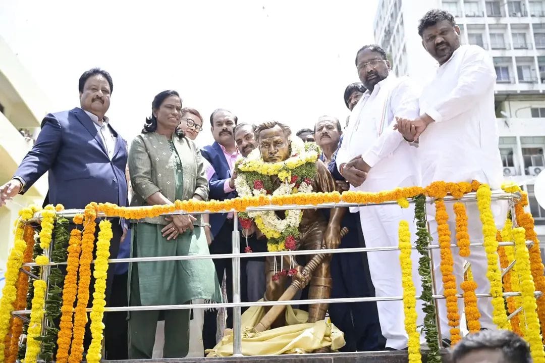 Dhyan Statue at Telangana Olympic Bhavan
