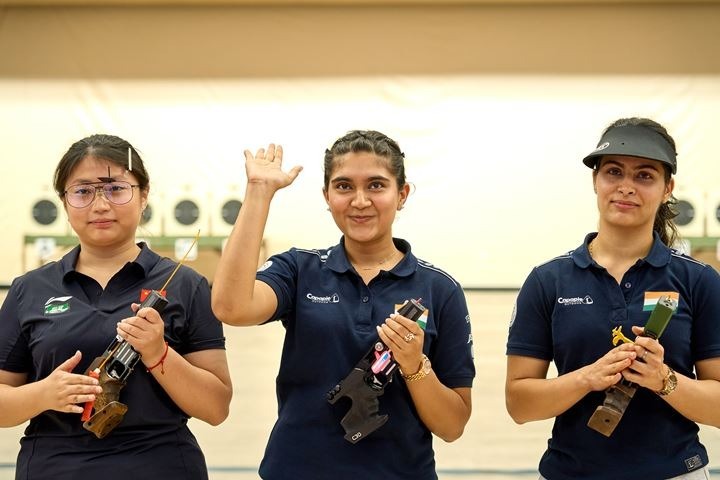 Esha Singh and Manu Bhaker