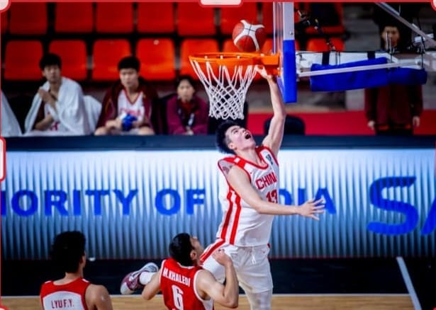 China's Yizhaojie Zhang