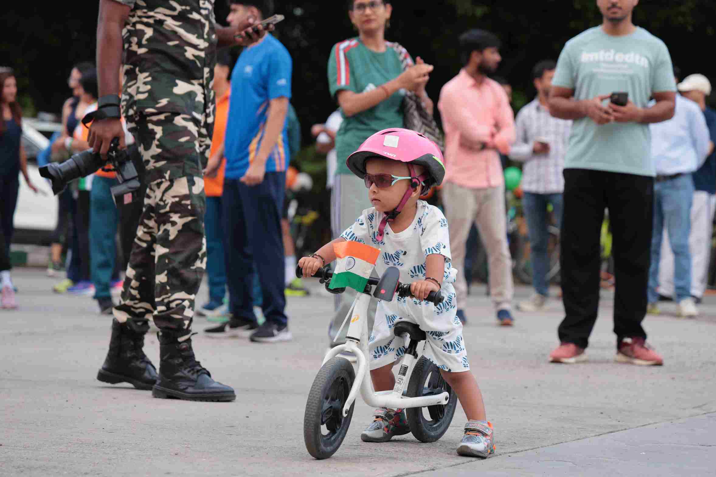 A young cyclist at the 86th Fit India Sundays on Cycle in Delhi