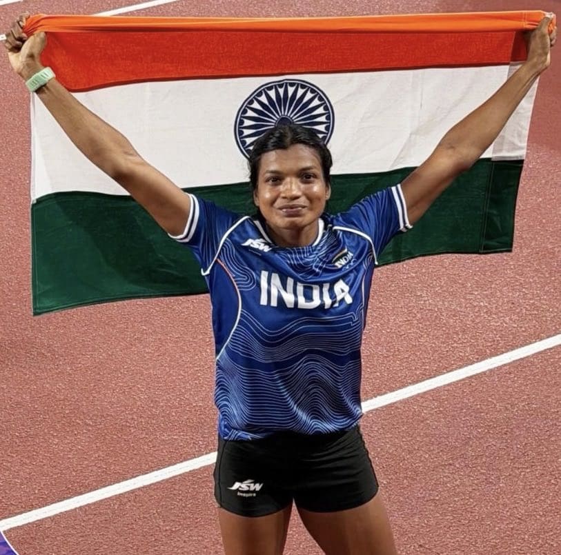 Baranica Elangovan makes pole vault history