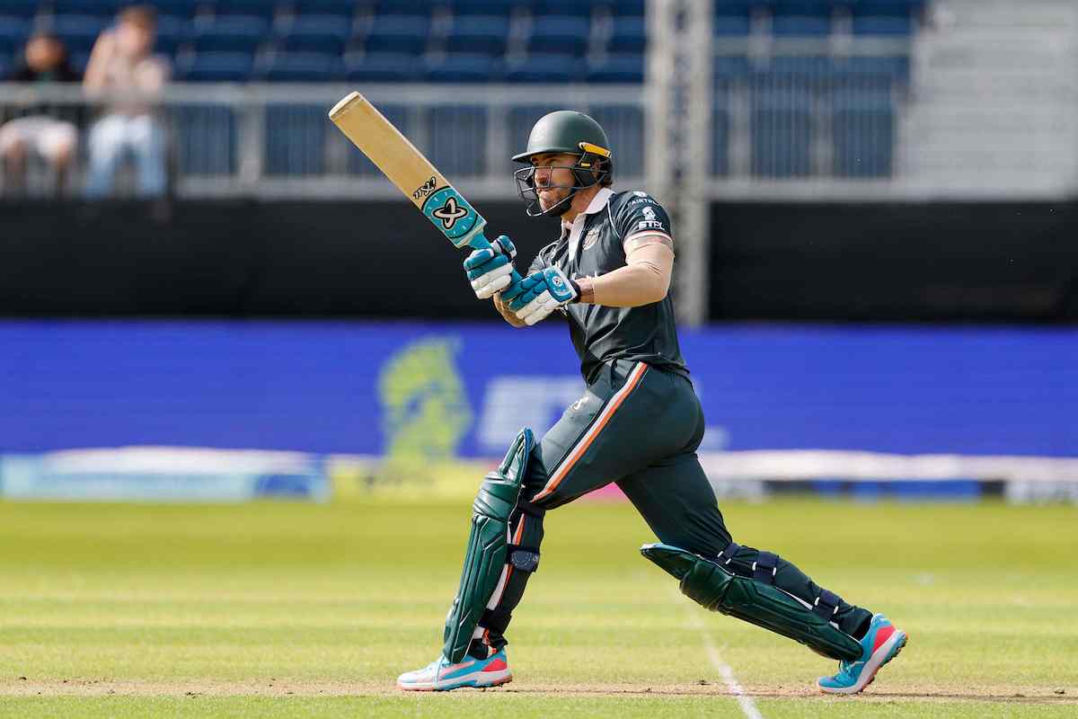 Faf du Plessis powers Dockers to convincing 31-run win over Cosmic