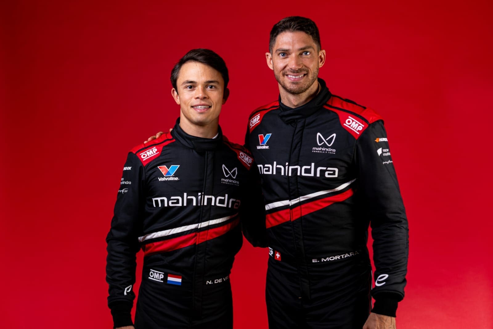 Mahindra Racing retains Edoardo Mortara and Nyck de Vries for GEN4 era