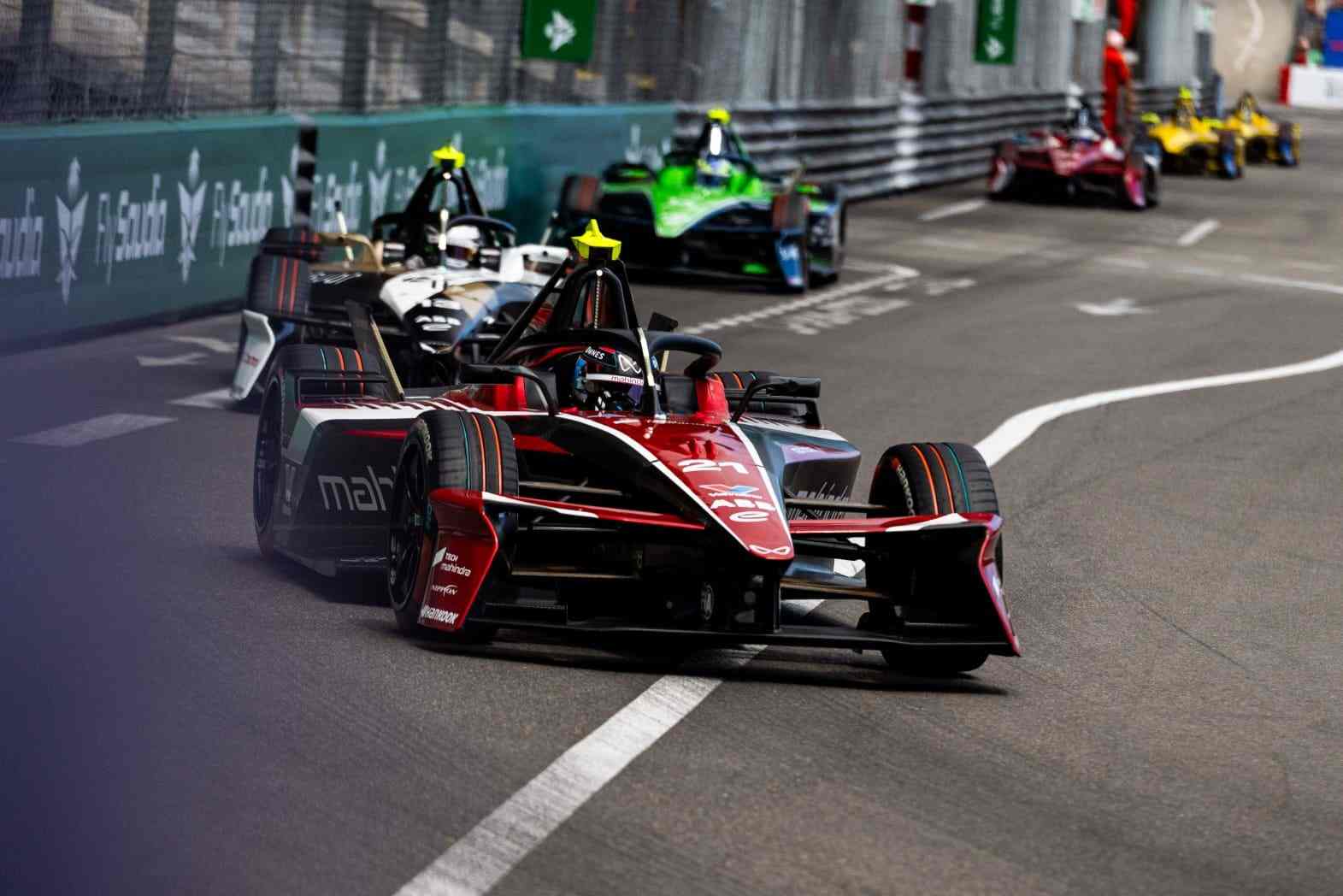 Mahindra Racing retains Edoardo Mortara and Nyck de Vries for GEN4 era