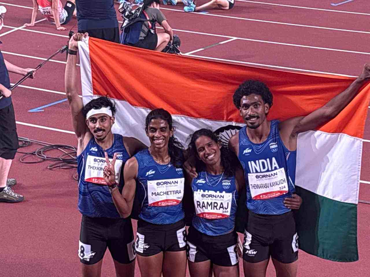 Indians won a silver in the mixed 4x400m relay 