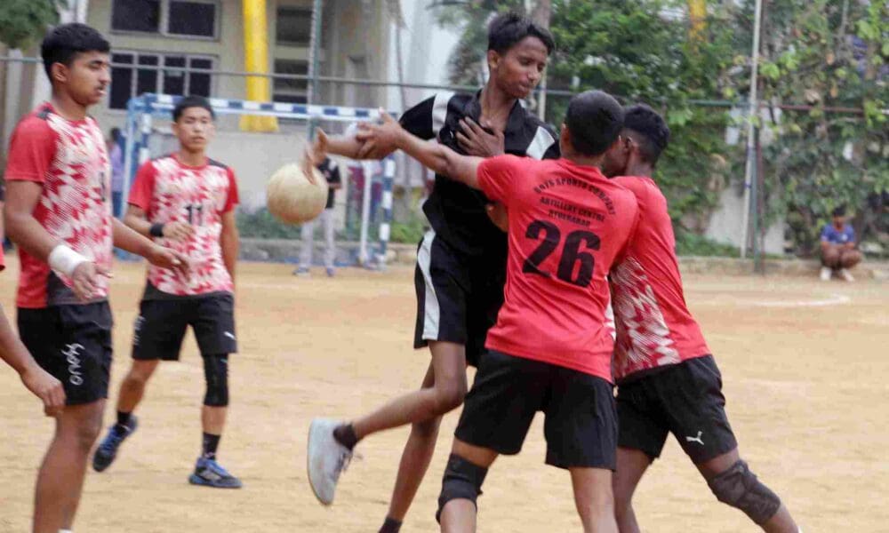 Army Public School (Golconda) beat TMRIES (Sheikpet) 9-0 in the Under14 boys handball final