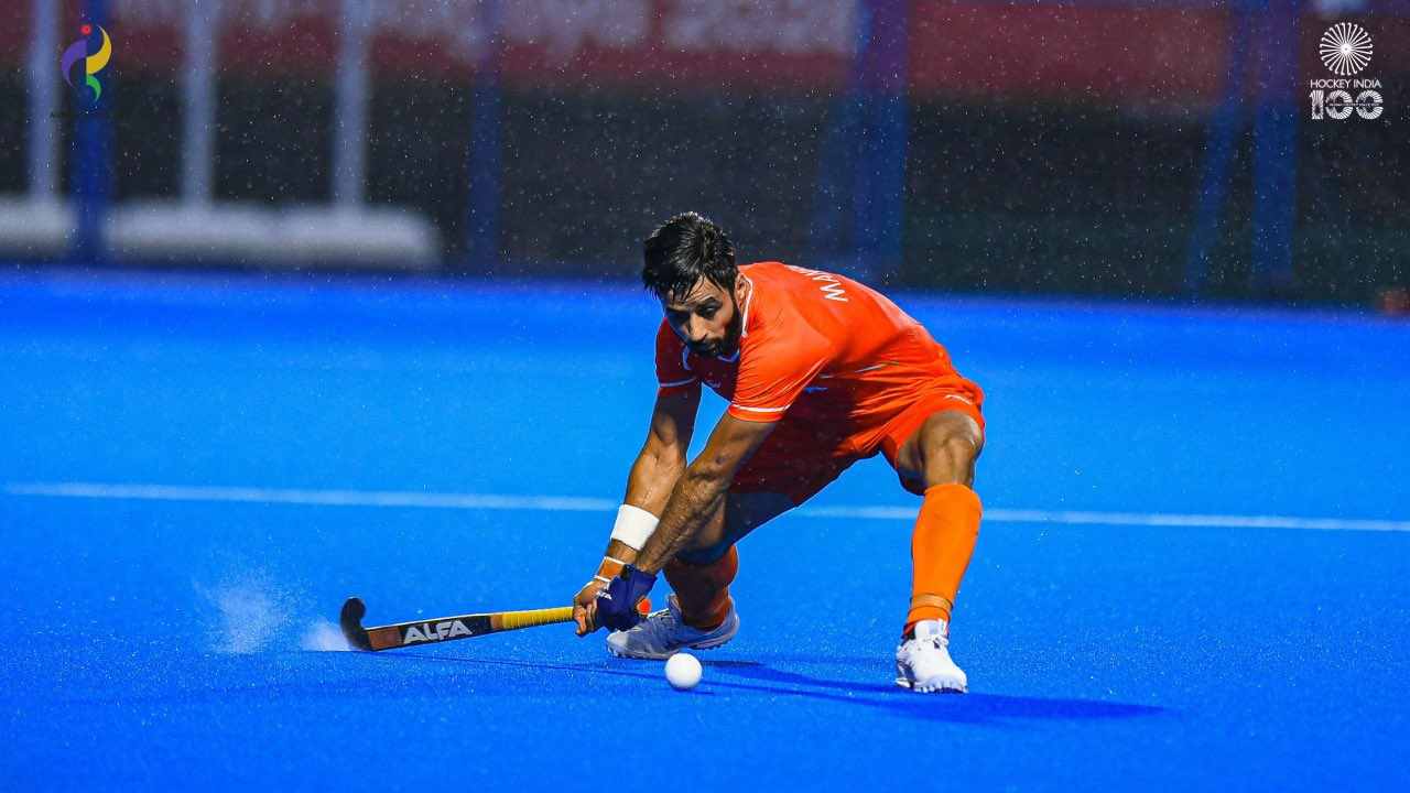India punch their way to semifinal with a hard-fought 2-0 win over hosts Japan