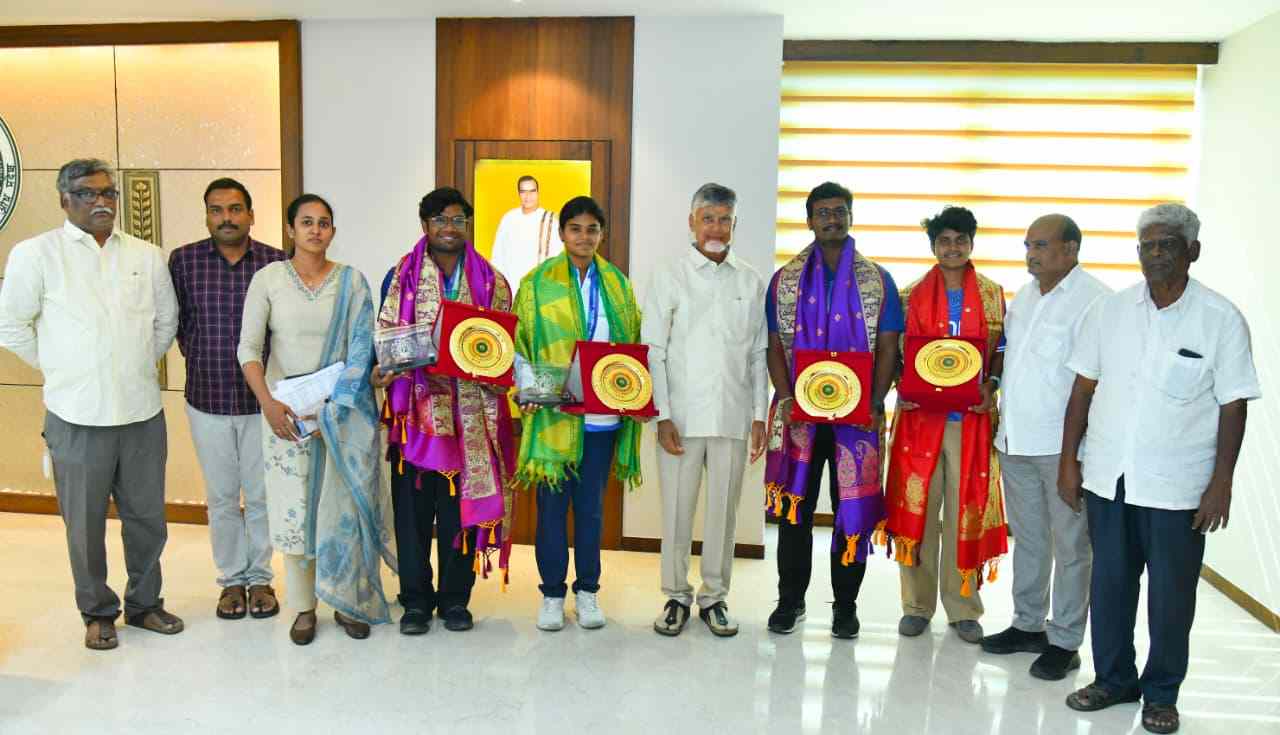Andhra Pradesh chief minister Nara Chandrababu Naidu with the asian games medallists
