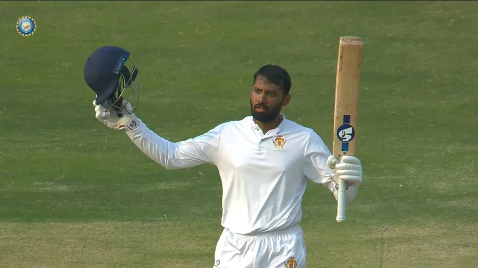 Karnataka skipper Ravichandran Smaran hits a fine century
