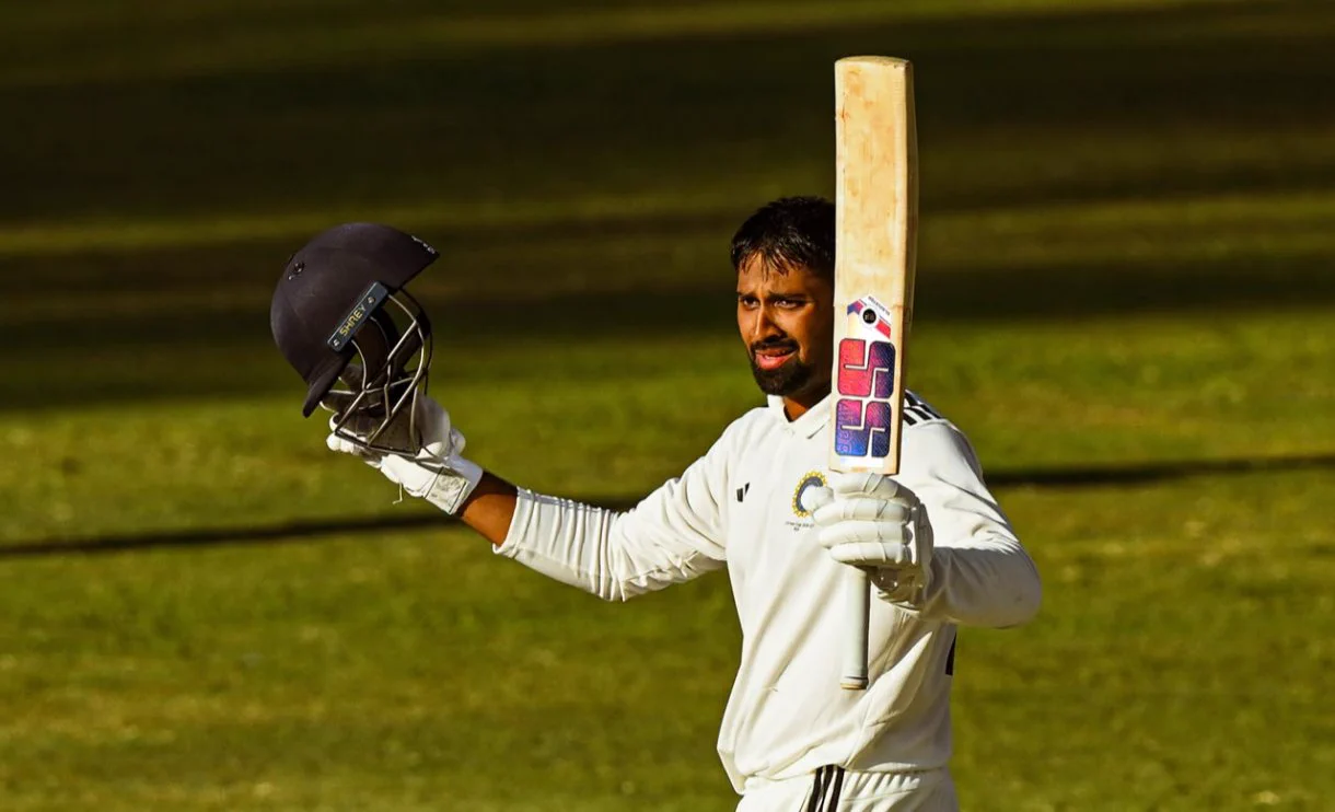 Karnataka skipper Ravichandran Smaran hits a fine century 
