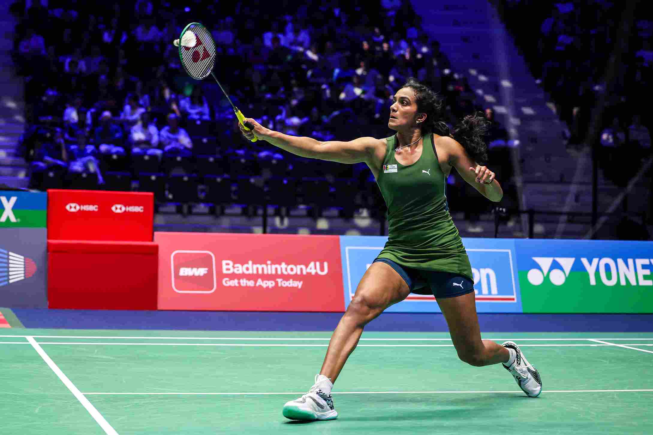 Sindhu overcomes a fighting Akechi to set up title clash against World No.1 An Se Young